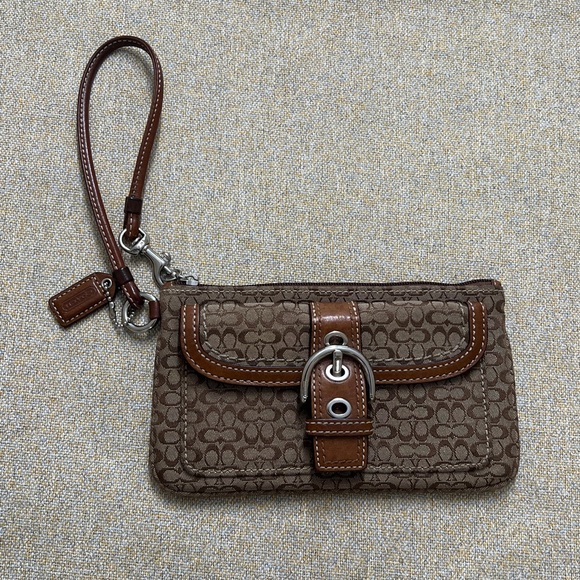 ❤️Coach signature wristlet pouch - Picture 5 of 11